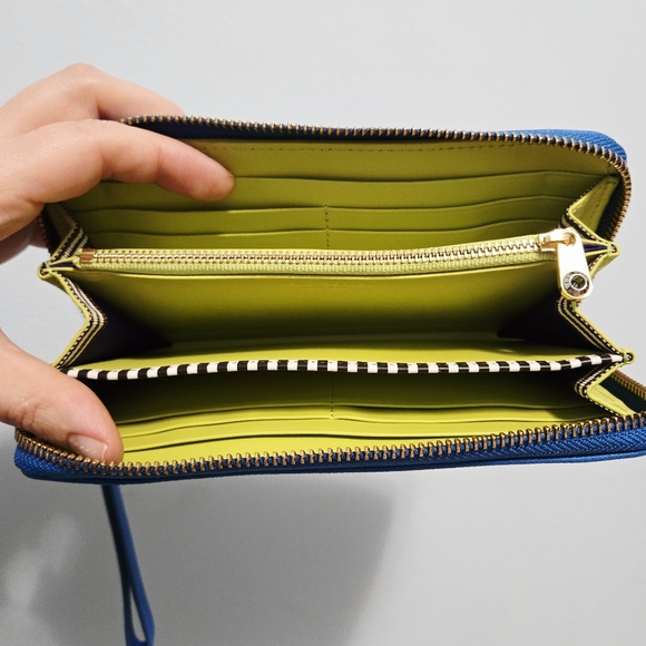 NWOT Henri Bendel Blue Logo Wallet - Picture 7 of 11